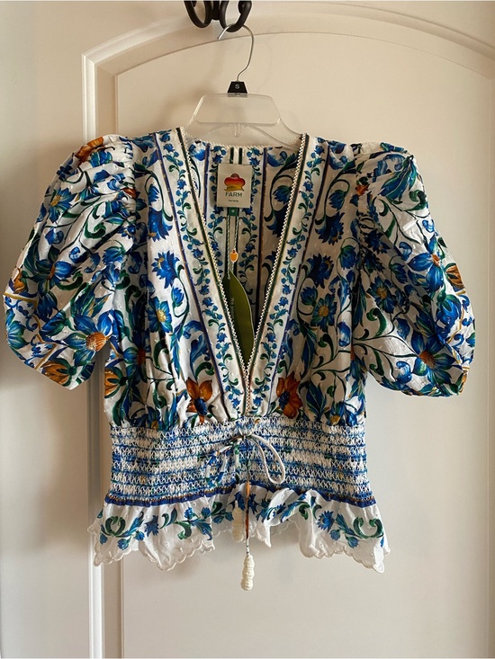 FARM Rio Tops - NWT Farm Rio - Off-White Flora Tile Smocked Blouse M